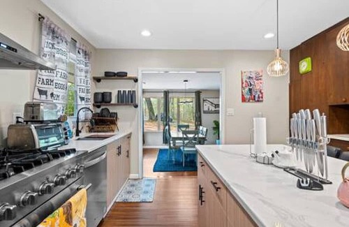 Southwest Raleigh House | Retro Radiance Midcentury Oasis