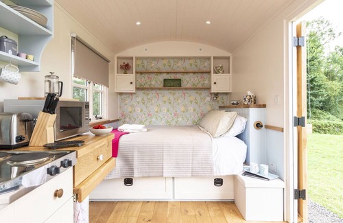 Sherborne Cottage | APPLE, pet friendly, character holiday cottage in Sherborne