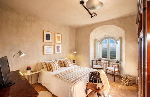 Loreto House | Torre Fortunata, Splendidly Restored Medieval Tower Near Todi in Umbria