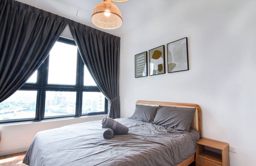 Taman Pertama Apartment | A Comfy 3BR Apt Near Sunway Velocity, FREE Parking