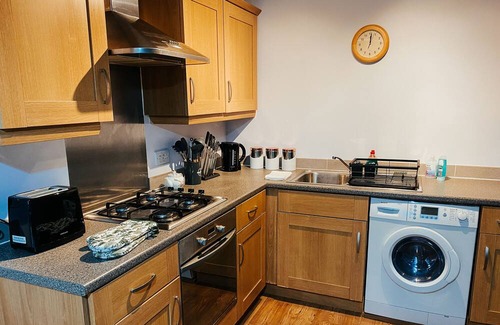 Canon's Marsh Apartment | Anchor Point - Cosy Apartment in Bristol