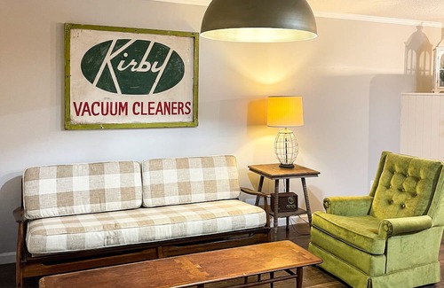 Pitts House | Find rest at Earlene’s Place, you’ll find a cozy place with an eclectic vibe.