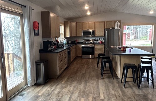 Cornucopia Cabin | Lake house near 100s of miles of ATV/Snowmobile trails. 20 mins to Bayfield.
