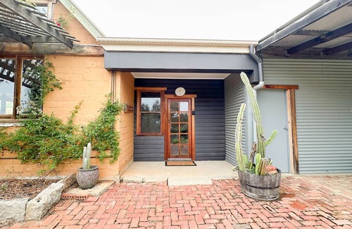 Beechworth House | Rustic Retreat - A Cyclist's Paradise!