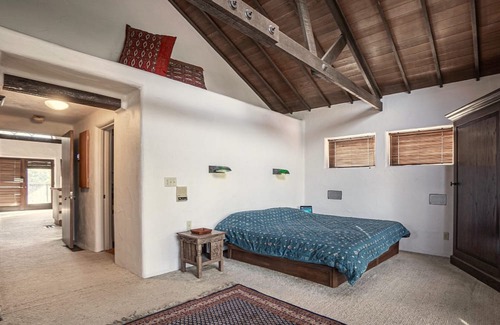 Coarsegold Apartment | Retreat by Yosemite: Balcony Suite