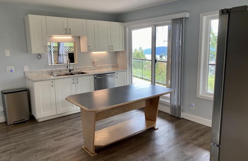 Malahat Bed & Breakfast | 2 bedroom suite with million dollar Oceanview near Malahat Sky Walk
