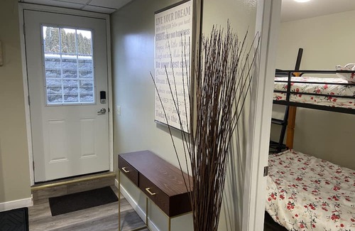 Kamloops House | Cozy suite with full Kitchen