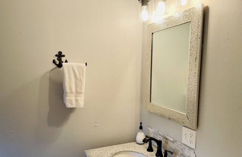Maysville Cabin | Del's Cabin - Lazy Getaways