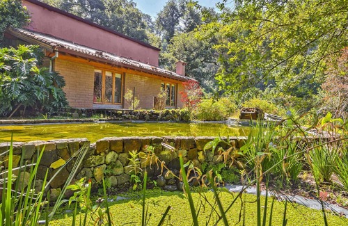 Valle de Bravo House | Unique Home, 20-acre Ranch, Private Lake, Outdoor BBQ, Pizza Oven & Dining Table