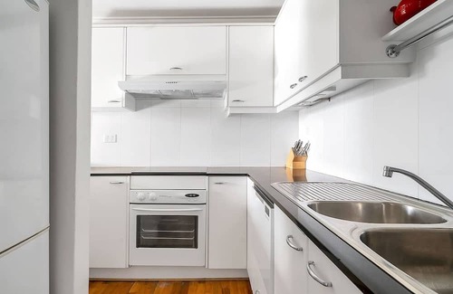 McMahons Point Apartment | Harbourside Canopy Breezy Balcony Comfort