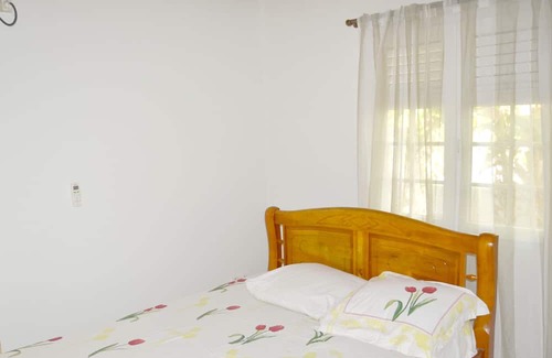 Saint-Pierre House | Homerez - House 5 km away from the beach for 7 ppl. with garden at Saint-Pierre