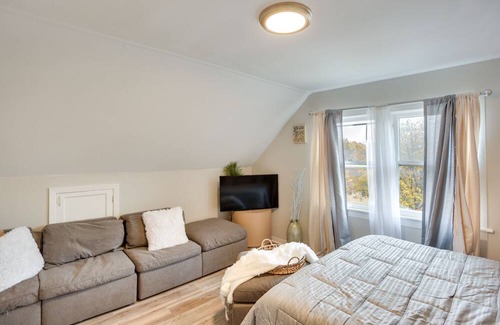 Midway Apartment | Ideally Located St Paul Studio: 5 Mi to Downtown!