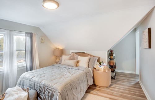 Midway Apartment | Ideally Located St Paul Studio: 5 Mi to Downtown!