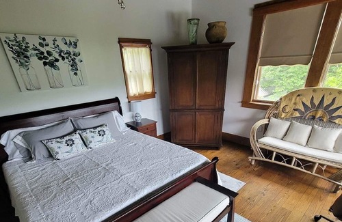 Santeetlah Ski Chalet | Cozy mountain lake view retreat. Great place to begin your Smoky Mntn Excursions