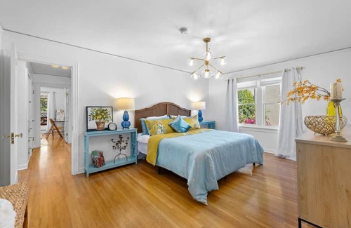 Greater Wilshire - Hancock Park Apartment | Classic Spanish Revival Duplex