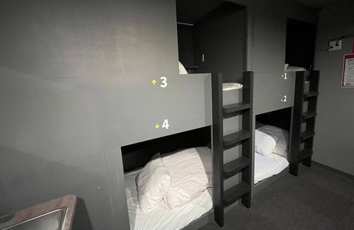 Minamiotsuka Apartment | Room for 6 people 3 bunk beds / Toshima-ku Tokyo