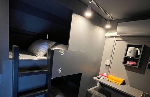 Minamiotsuka Apartment | Room for 6 people 3 bunk beds / Toshima-ku Tokyo