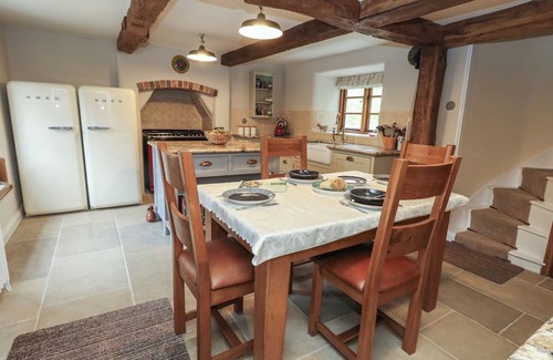 Poole Cottage | LIMBERLOST COTTAGE, character holiday cottage in Hamworthy