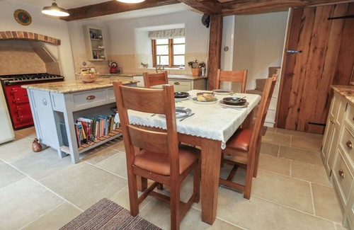 Poole Cottage | LIMBERLOST COTTAGE, character holiday cottage in Hamworthy
