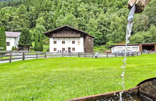 Runhof Apartment | Beautiful apartment for 4 guests with pool, WIFI, TV, balcony and pets allowed