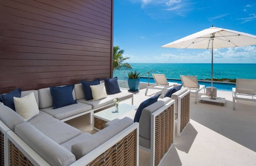 Juba Sound Villa | Tip of the Tail: Turks & Caicos Iconic Villa with a Chef, and a Butler