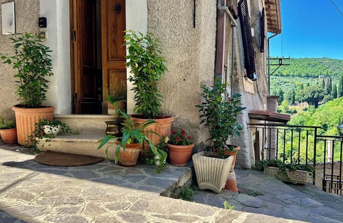 San Gregorio da Sassola House | Roman Castle Getaway: Romantic Home that Sleeps 4+