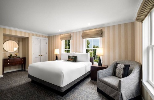 Manchester Hotel | Scenic Golf & Spa Escape with Mountain Views and Trails Nearby