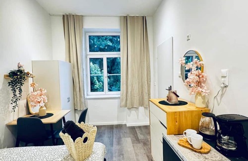 Klosterneuburg Apartment | Practical Studio Stay with Kitchen, Laundry & Great Location