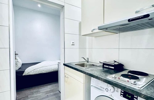 Klosterneuburg Apartment | Practical Studio Stay with Kitchen, Laundry & Great Location