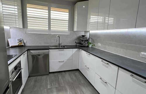 Oatley Apartment | Convenient 3BR Oatley apartment 30 mins train to Sydney CBD, Beaches