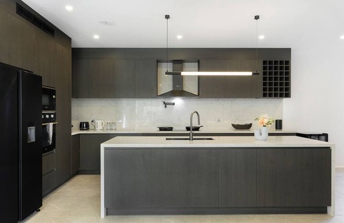 Kingsgrove House | Spacious 5-bedroom house in charming Kingsgrove with AC