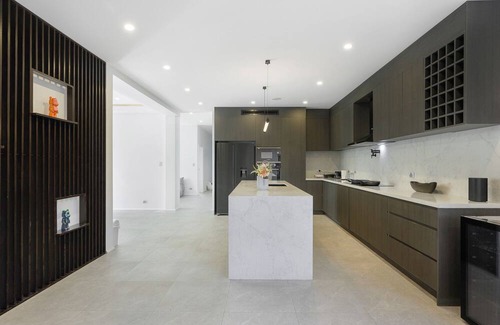 Kingsgrove House | Spacious 5-bedroom house in charming Kingsgrove with AC