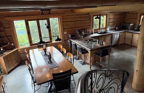 Sainte-Marie Ski Chalet | The log house