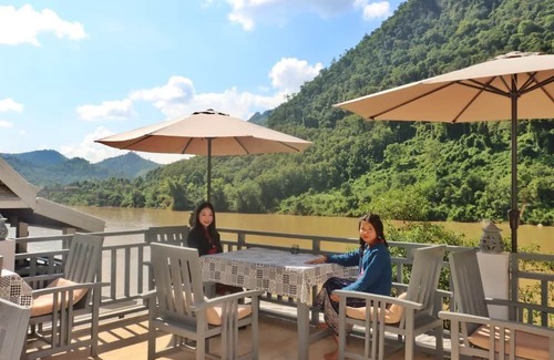 Nong Khiaw Villa | Dokchampa River View Villa
