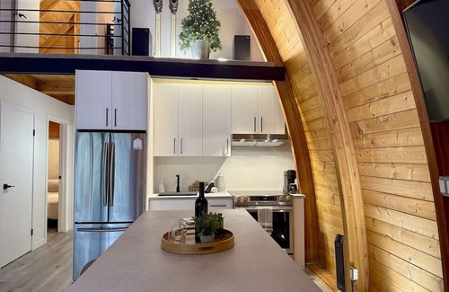 Okanagan-Similkameen House | Apex Mountain ~ Mandevilla