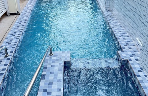 Oyster Bay Apartment | Stylish 2BR Masaki Retreat With POOL & GYM