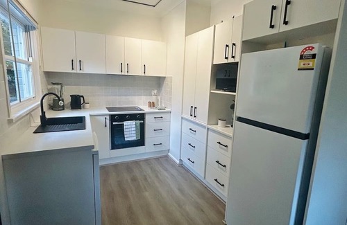 Glenbrook House | Glenbrook Bluegum Hideaway (sleeps 6) - pet friendly. Your home away from home