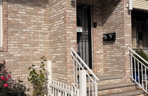 Lower Vailsburg Apartment | Art Gallery Home with 2-bedroom & dedicated Game-room.