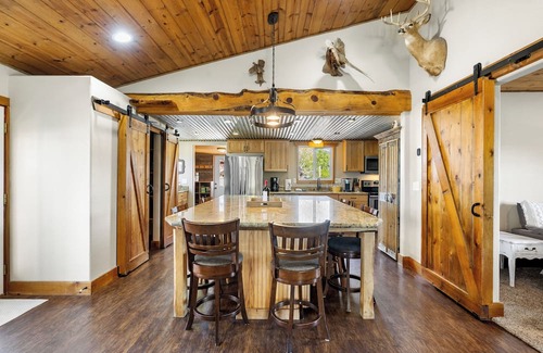 Williamson Villa | Zebra Ranch Vacation Rental - 12-Guest Compound Exp, Prescott - Mtn Vu Farm Spa