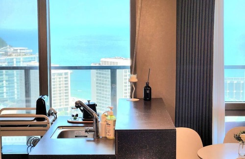 Haeundae Apartment | L29[Newly Built/합법숙소][초고층오션뷰/야외테라스/해변5분/지하철역 3분]