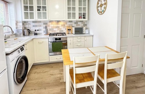 Weston by Wellend House | Cosy house for rent in a quiet area