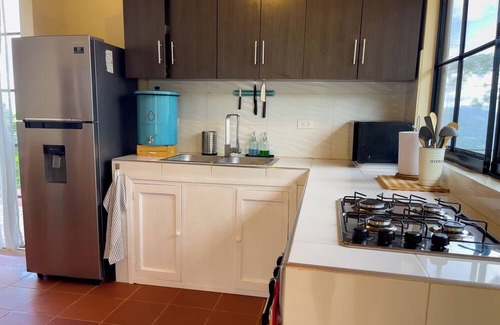 El Colegio House | Maravillosa casa campestre en las montañas. Pet Friendly!