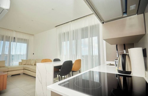 Roman Ridge Condo | Nova Roman Ridge - PH Level