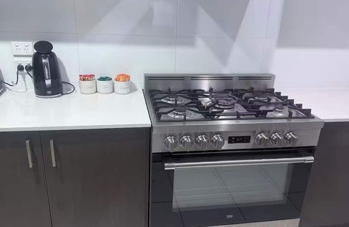 Logan Reserve House | 4 Bedroom 2 bathroom house between Brisbane and Gold Coast