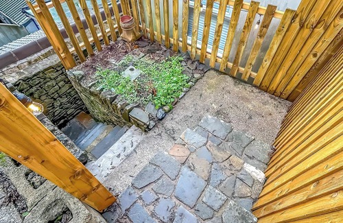 Porth House | Ty Pentref by STAE-Homes