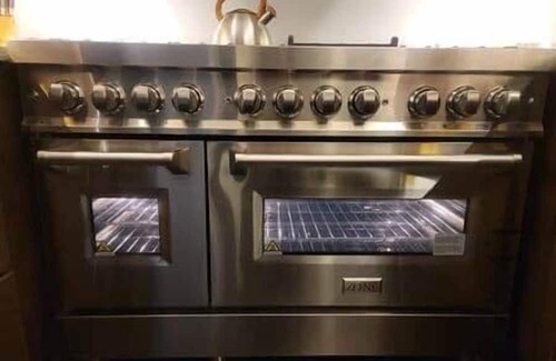 Royal Oak Apartment | *Cook!* Entire 2 King BR suite at MicroLux