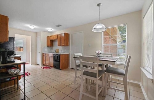 Humble House | Cozy Home in Humble near IAH