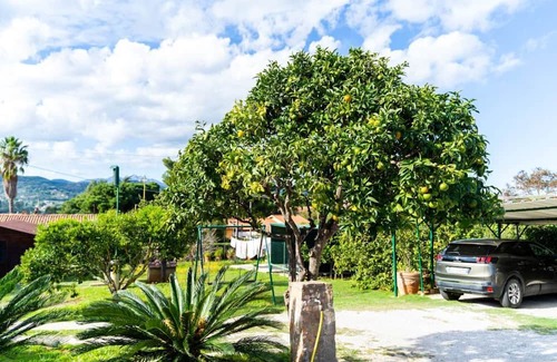 Magazzini Apartment | La Casetta - Cottage with garden