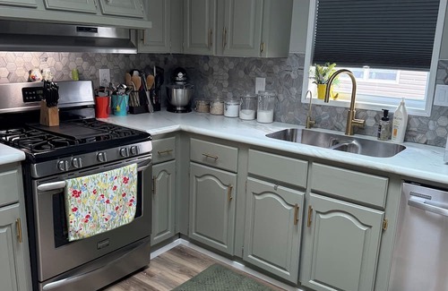 Wentworth House | Lakefront property