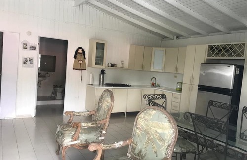 Coamo House | Enjoyable 2nd story, 3-bedroom house with AC in Coamo, PR